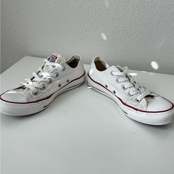 Converse low top - women’s size 6 sneakers - Picture 3 of 5